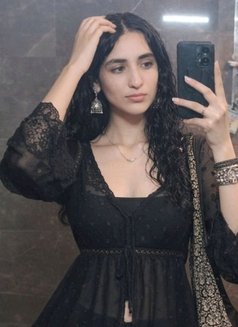 Praneetha Pussy Trans - Acompañantes transexual in Hyderabad Photo 1 of 1