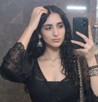 Praneetha Pussy Trans - Acompañantes transexual in Hyderabad Photo 1 of 1