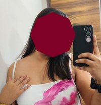 Pranti Singh 22+ College Girl - puta in New Delhi