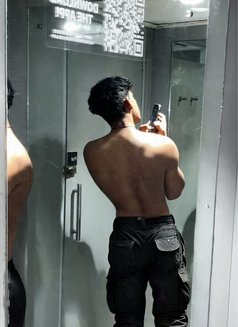 Prateek - Acompañantes masculino in New Delhi Photo 2 of 6