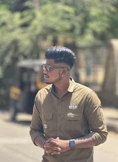 Pratham - Male escort in Mumbai Photo 3 of 4