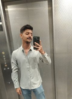 Pratik - Male escort in Dubai Photo 7 of 7