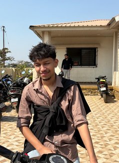 Pratik - Male escort in Mumbai Photo 2 of 6