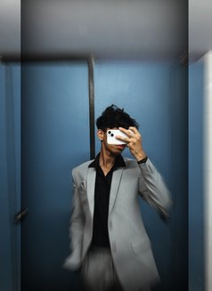 Pratik - Male escort in Mumbai Photo 1 of 5