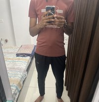 Pratik - Intérprete masculino de adultos in Vadodara