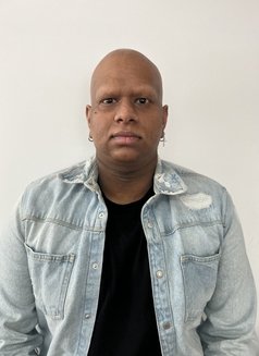 Prav - Male escort in Toronto Photo 2 of 2