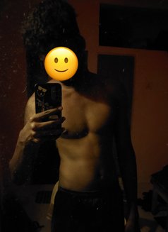 Pravn - Acompañantes masculino in Chennai Photo 1 of 3