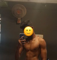 Pravn - Acompañantes masculino in Chennai