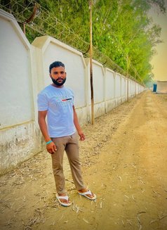 Praveen - Male escort in Noida Photo 3 of 9