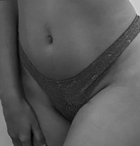 Praveena - escort in Colombo