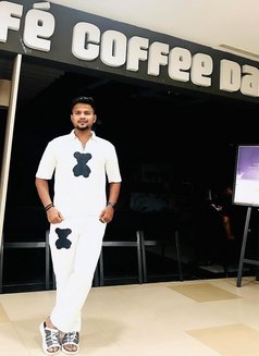 Praveenvarma - Acompañantes masculino in Hyderabad Photo 8 of 11