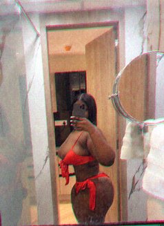 Precious - escort in Noida Photo 3 of 5