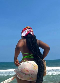 Precious - escort in Accra Photo 2 of 3