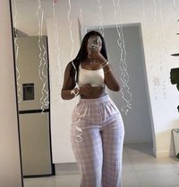 Precious - escort in Accra