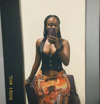 Precious - escort in Accra