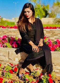 Preet - escort in Dubai Photo 3 of 6