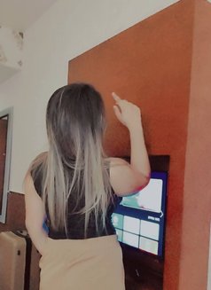 Preet - escort in Dubai Photo 4 of 6