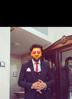 Preet. Singh - Acompañantes masculino in Mumbai Photo 11 of 15