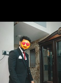 Preet. Singh - Acompañantes masculino in Mumbai Photo 12 of 15