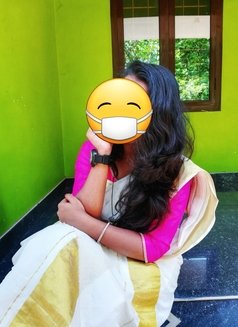 Preethi 20 age Kerala student - puta in Dubai Photo 3 of 3