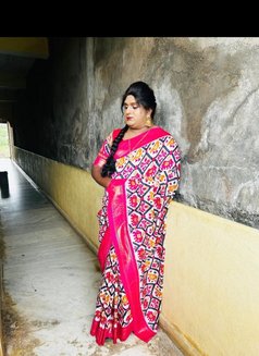Preethi - Transsexual escort in Hyderabad Photo 3 of 3