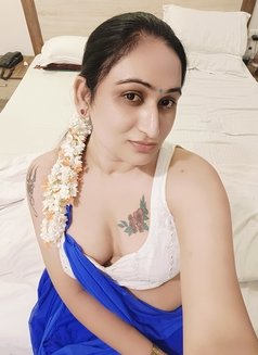 Preethi - Transsexual escort in Hyderabad Photo 2 of 6