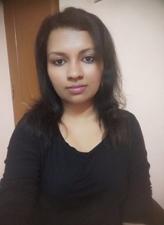 Preethi Tamil Genuine Service - adult performer in Chennai Photo 1 of 4