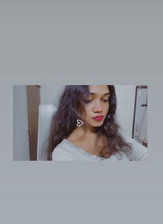 Preethi Telugu Independent Girl - puta in Hyderabad Photo 7 of 7