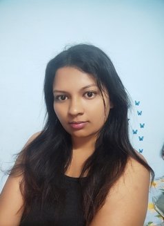 Preethu - adult performer in Chennai Photo 2 of 5