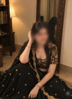 Preeti Available in Escort - puta in Mangalore Photo 2 of 4