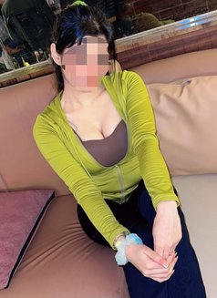 𓊈𒆜❤preeti𒆜𓊉 Cam & Meet Show - puta in Chennai Photo 3 of 4