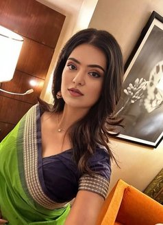 Preeti - puta in Chennai Photo 2 of 2