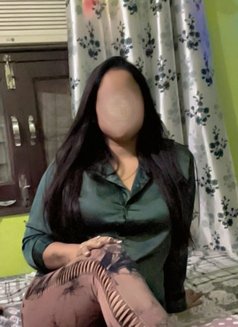 Preeti - escort in New Delhi Photo 3 of 4