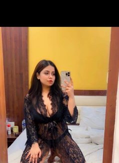 Preeti - escort in New Delhi Photo 8 of 11