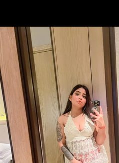 Preeti - escort in New Delhi Photo 9 of 11