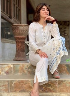 Preeti - escort in Noida Photo 1 of 4