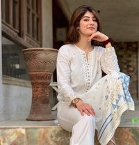 Preeti - puta in Noida