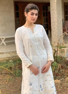 Preeti - escort in Noida Photo 3 of 4