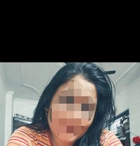 Preeti - puta in Noida