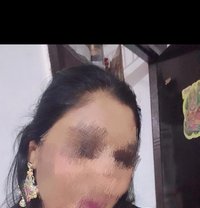 Preeti - puta in Noida