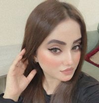 Preeti Indian Model - puta in Al Manama Photo 1 of 7