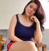 Preeti Indian Model - puta in Dubai Photo 1 of 3