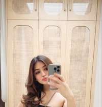 Preeti Sharma - puta in Dubai