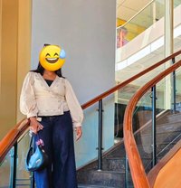 Preeti Singh Cam Queen - puta in Noida