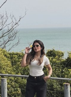Premium CAM & Real Meet | Elegant - escort in Mumbai Photo 4 of 7