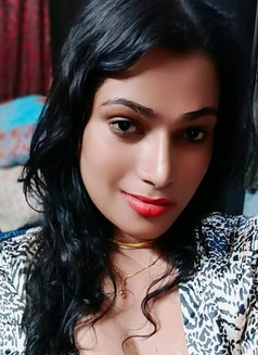 Premium Model Madhavi - Transsexual escort in Chennai Photo 1 of 8