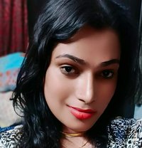 Premium Model Madhavi - Transsexual escort in Chennai Photo 1 of 8