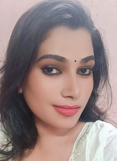 Premium Model Madhavi - Transsexual escort in Chennai Photo 6 of 8