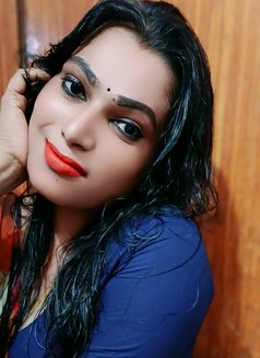Premium Model Madhavi - Transsexual escort in Chennai Photo 8 of 8