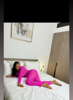 Presh - escort in Dubai Photo 4 of 6